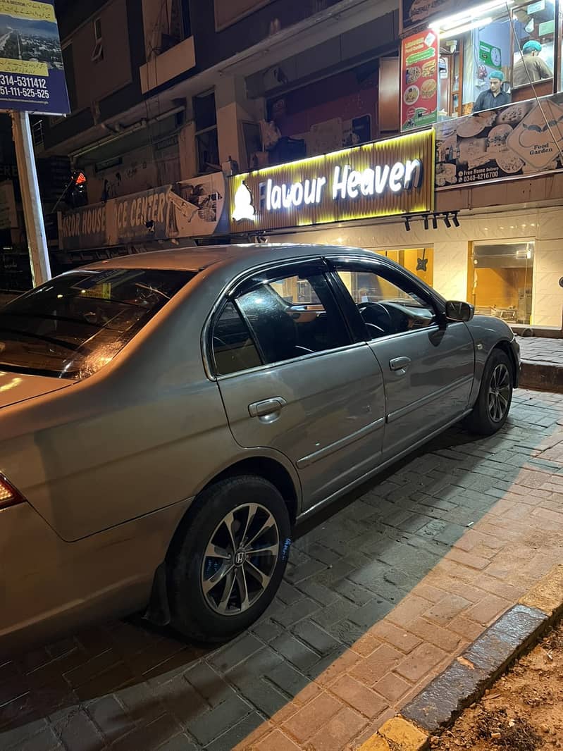 2004 model , good condition 3