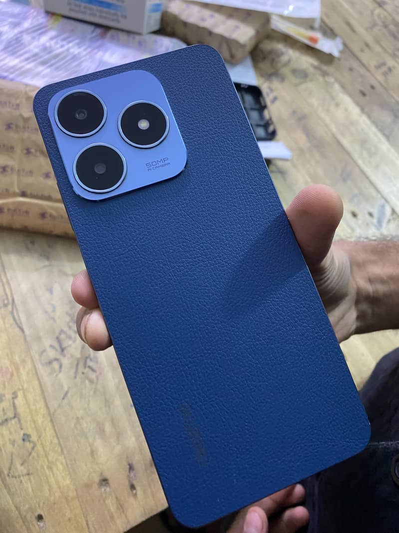Realme C63 1