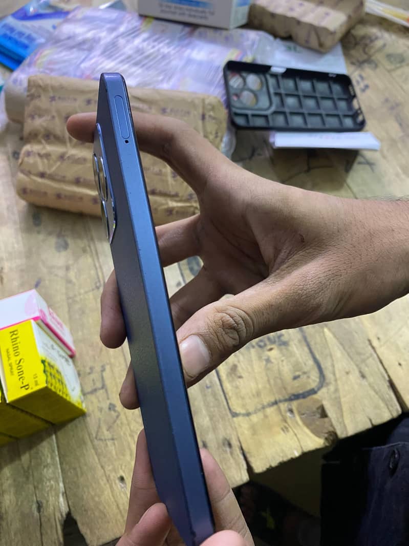 Realme C63 4