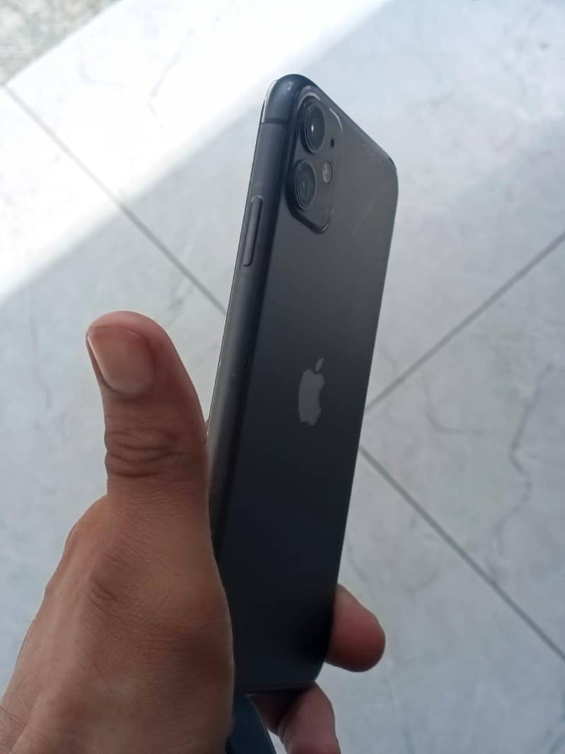 Apple iPhone 11 3