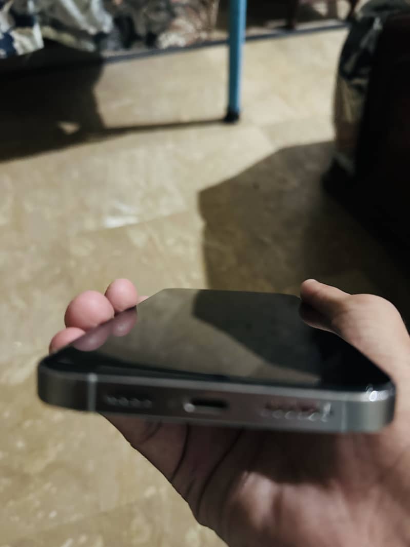 Apple iPhone 13 Pro Max 4