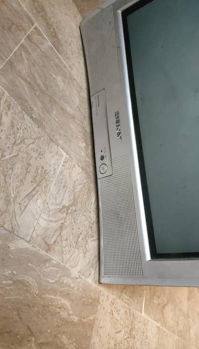 Sony WEGA 21" Trinitron Color TV - With Original Box