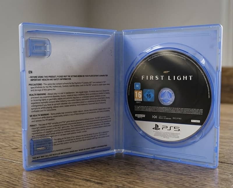 First light 007 ( PS5 disc ) 1