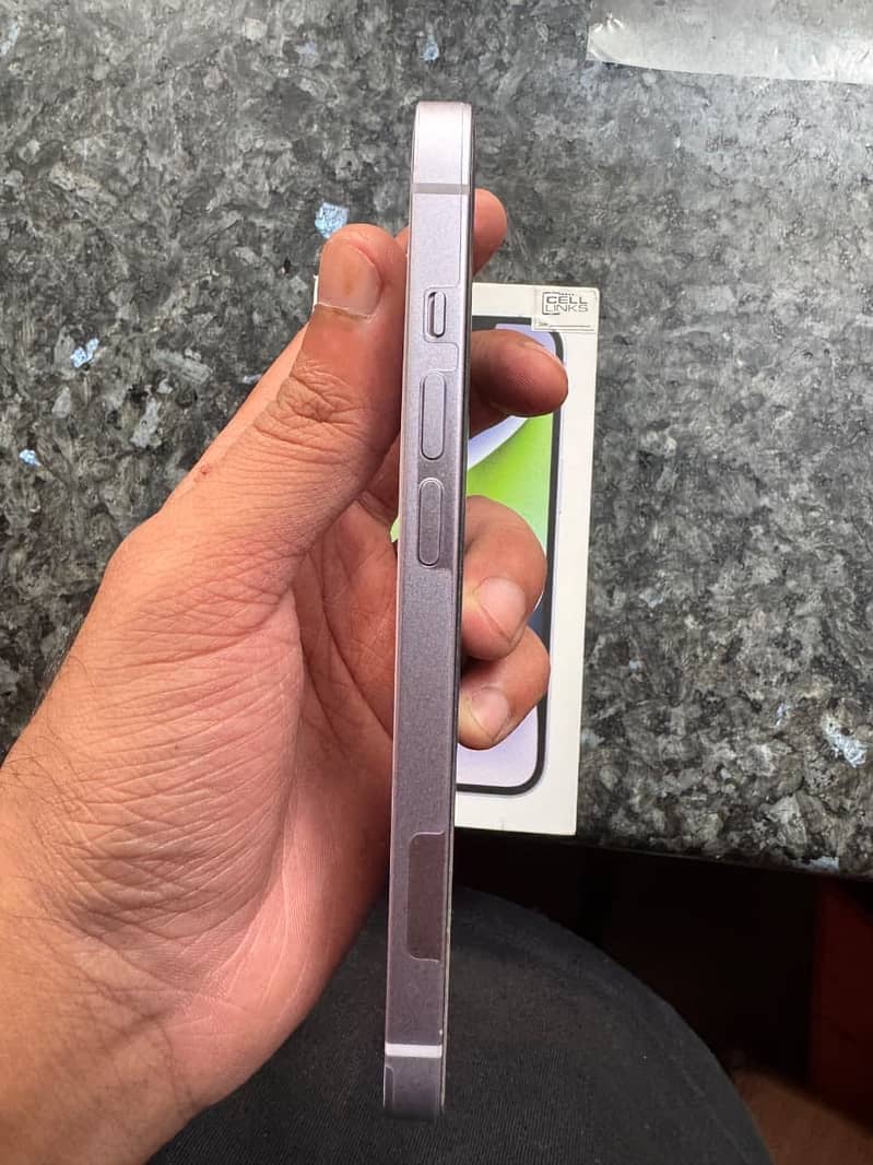 Apple iPhone 14 3