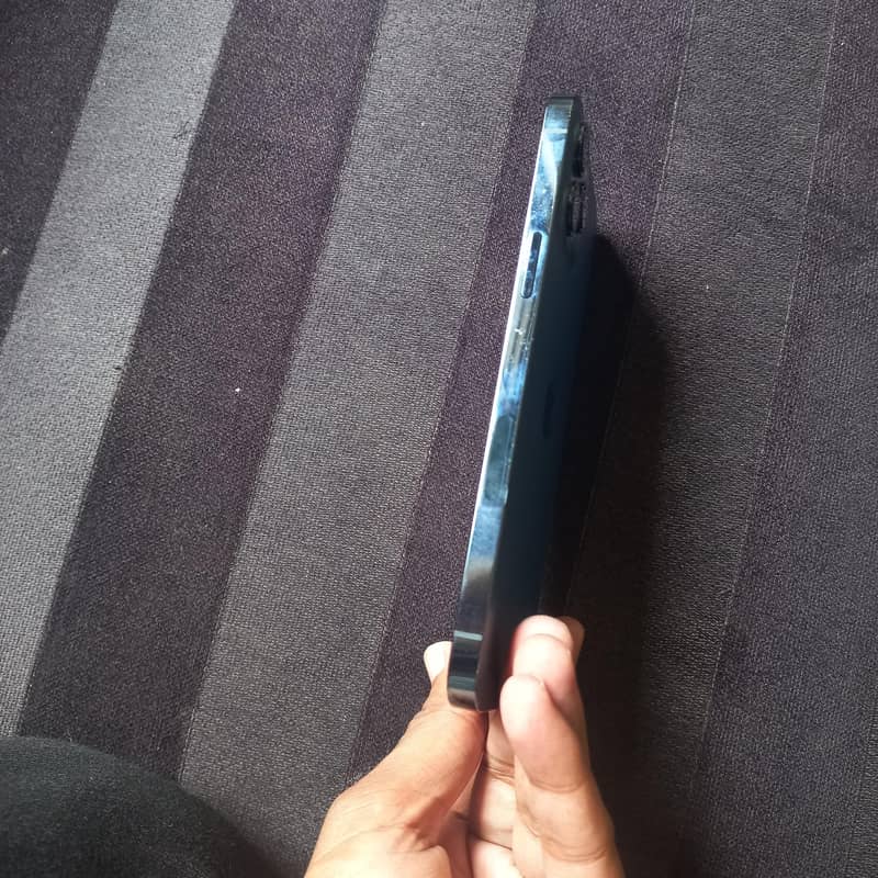 Apple iPhone 12 Pro Max 3