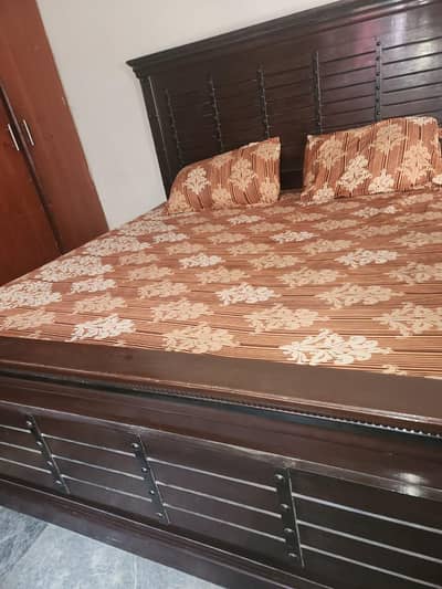Double bed (mattress included) with 2 side tables wooden 10/10