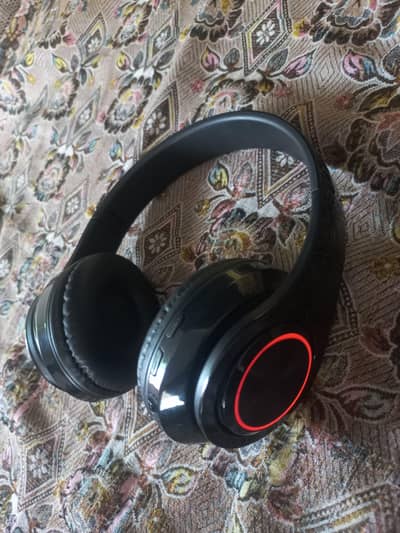B39 headphone
