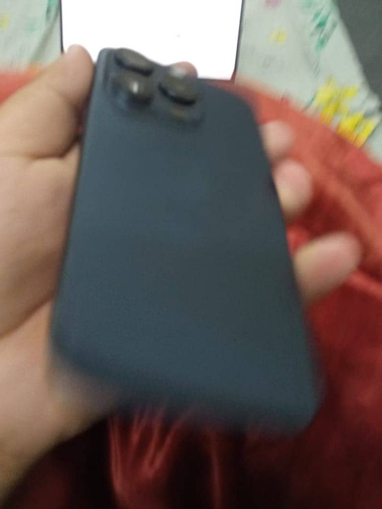 Apple iPhone 15 Pro 0