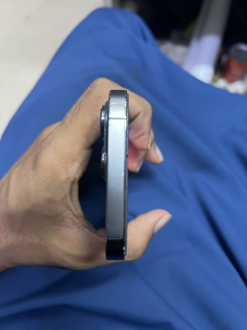 Apple iPhone 13 Pro 4