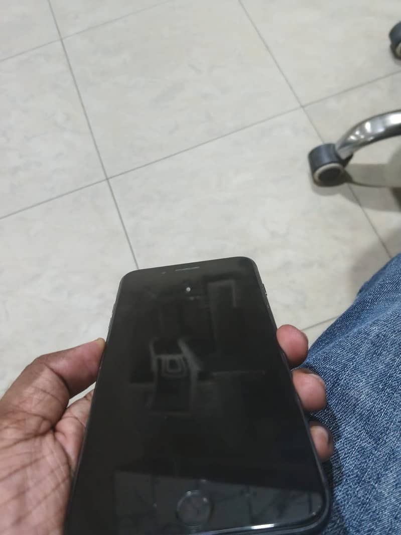 Apple iPhone 8 Plus 2