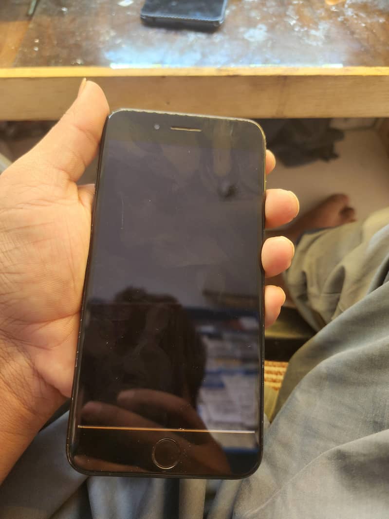 Apple iPhone 7 Plus 2