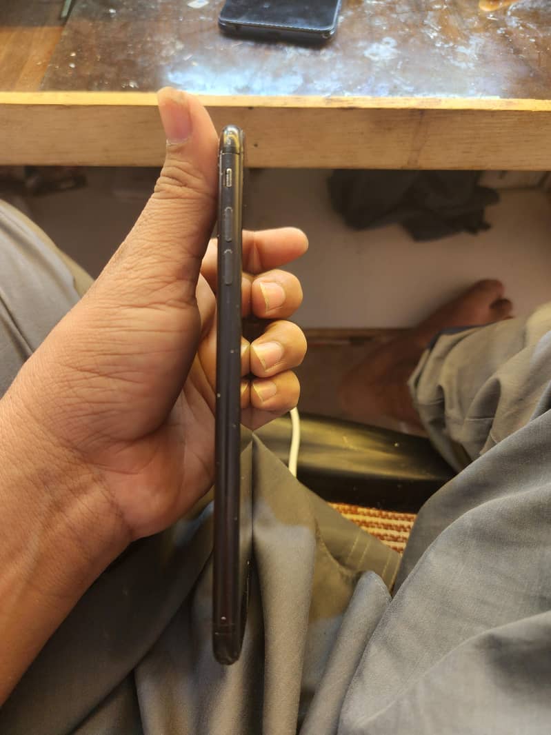 Apple iPhone 7 Plus 3