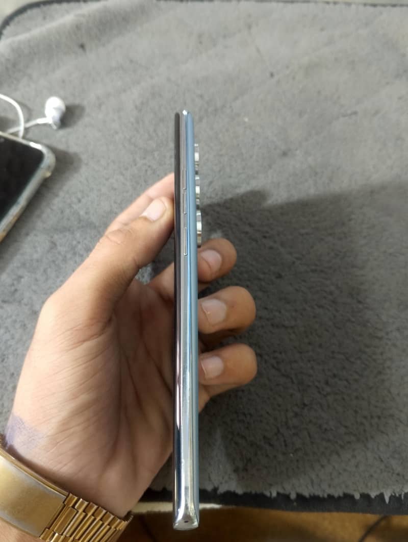 Tecno CAMON 40 Pro 6