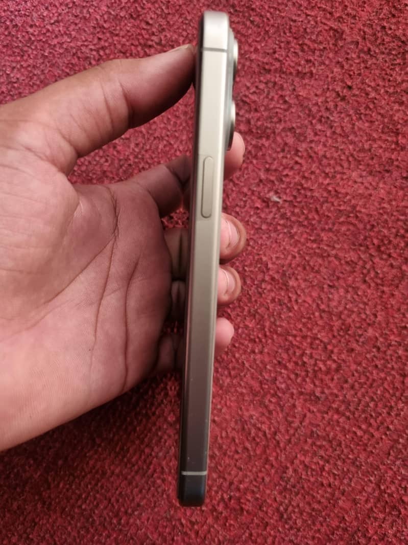 iphone 15 pro max 2