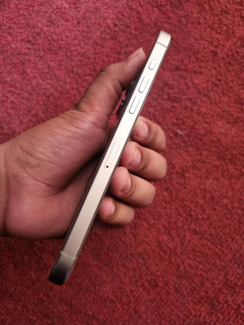 iphone 15 pro max 9