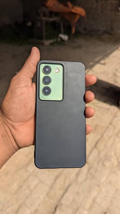 Vivo Y100 condition 10 by 10 ram and storage 8/256 indisplay finger