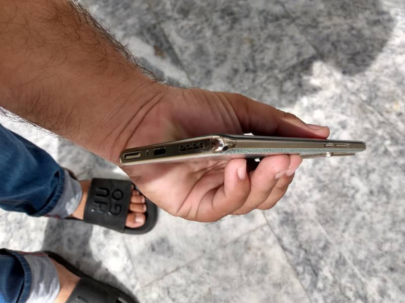 Infinix Note 40 Pro 3