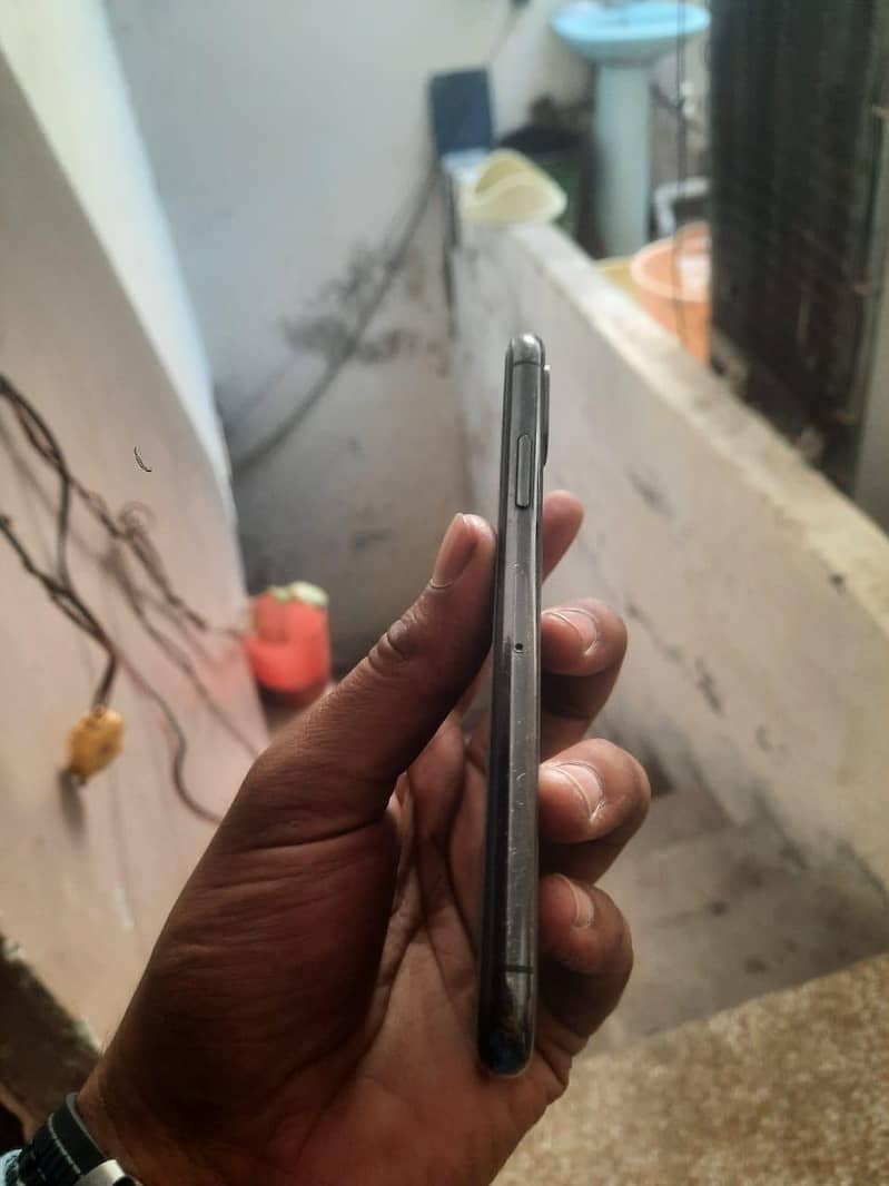 Apple iPhone X 1