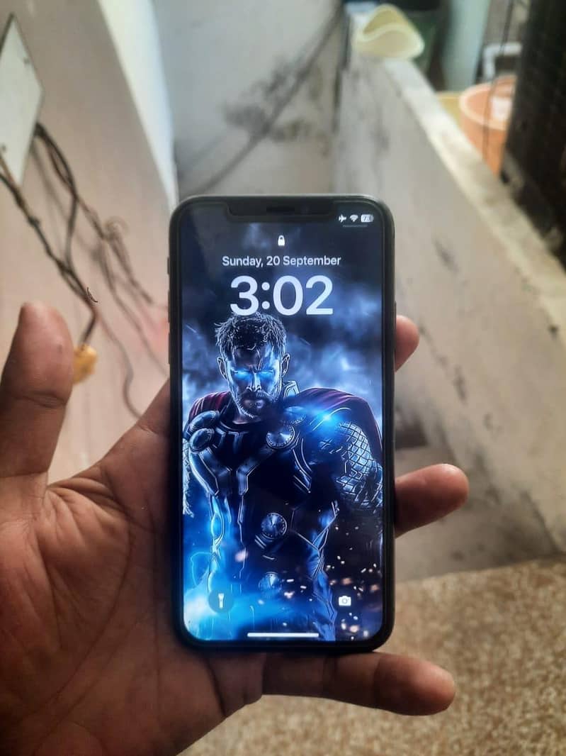 Apple iPhone X 4
