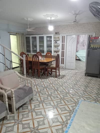 Leased Duplex In Small Gated Society Located On Main 200 Ft Road Prime Location