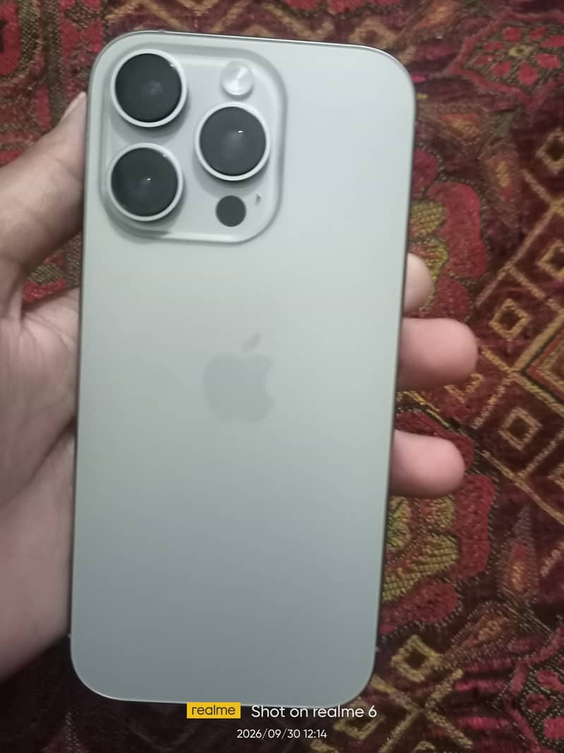 Apple iPhone 16 Pro 3