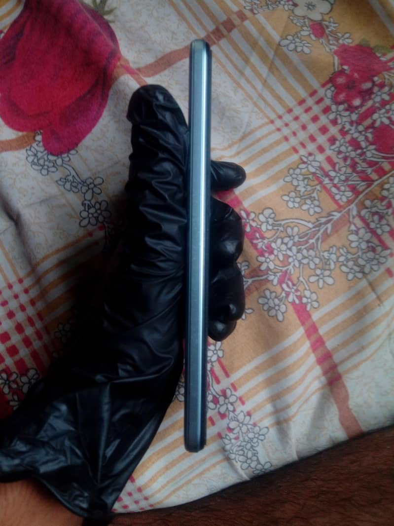 Vivo V21 1