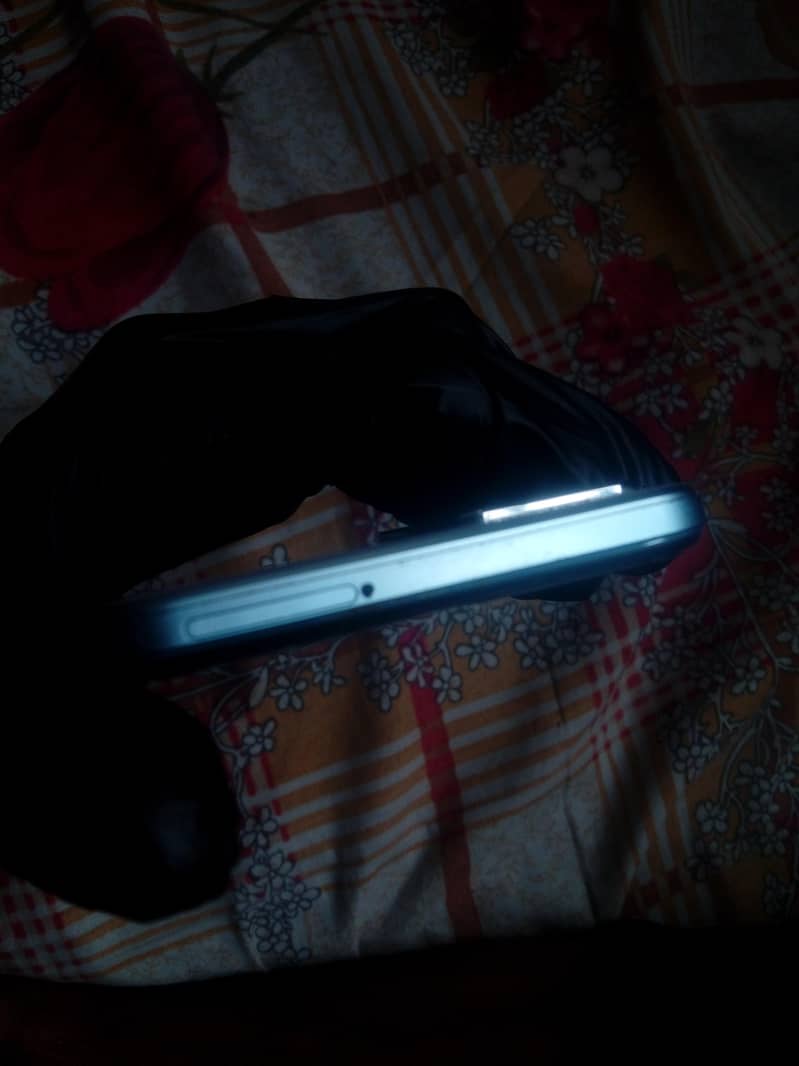 Vivo V21 3