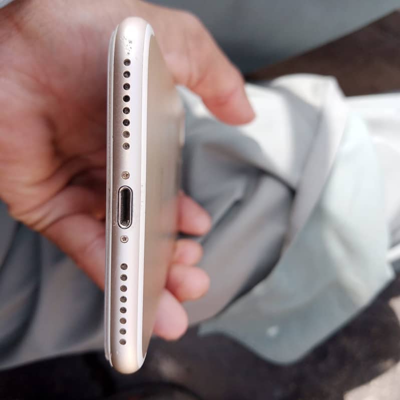 Apple iPhone 7 Plus 1
