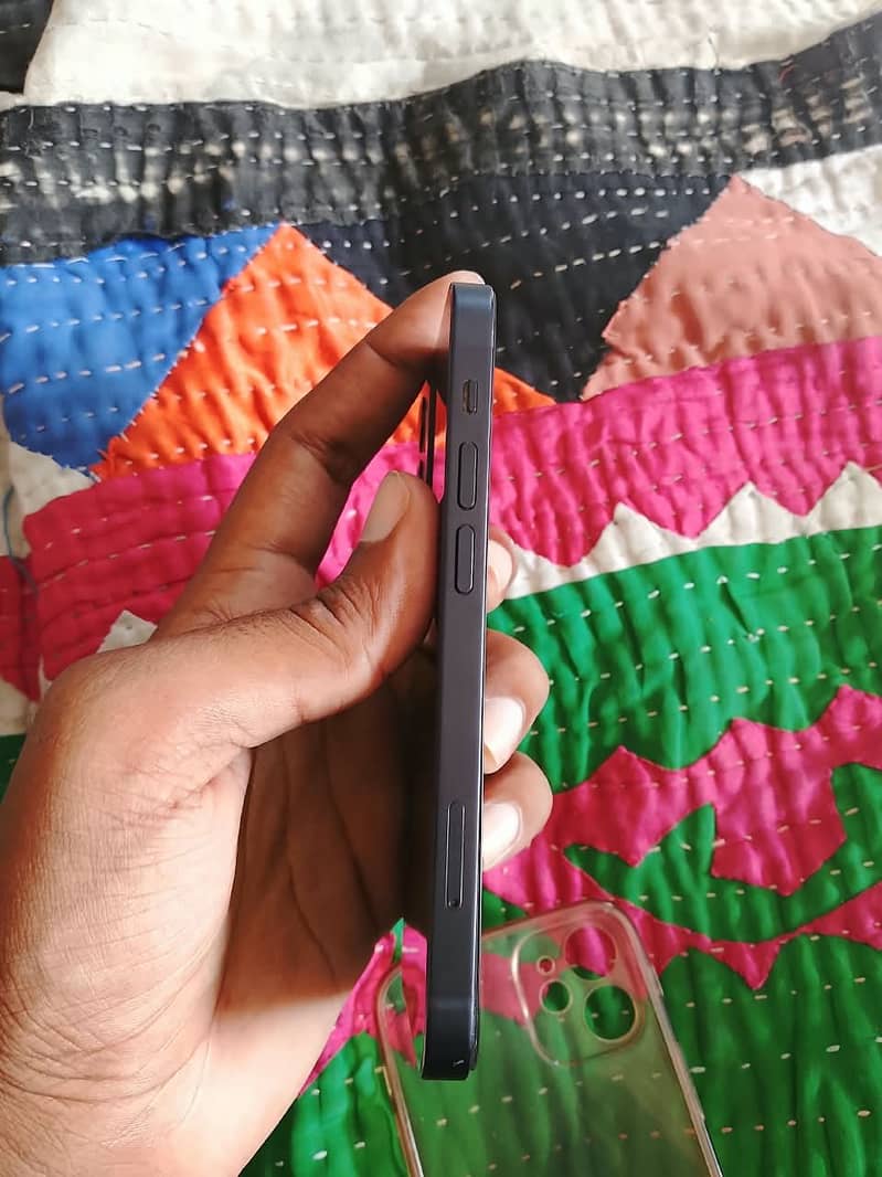 Apple iPhone 12 mini 1