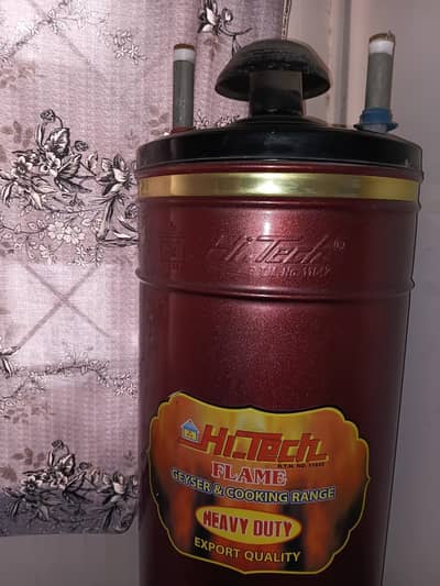 USED LARGE SIZE GEYSER FOR SALE