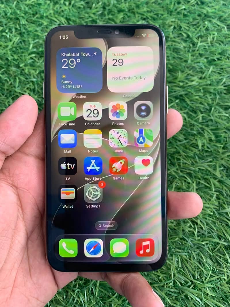 Apple iPhone 11 Pro 1