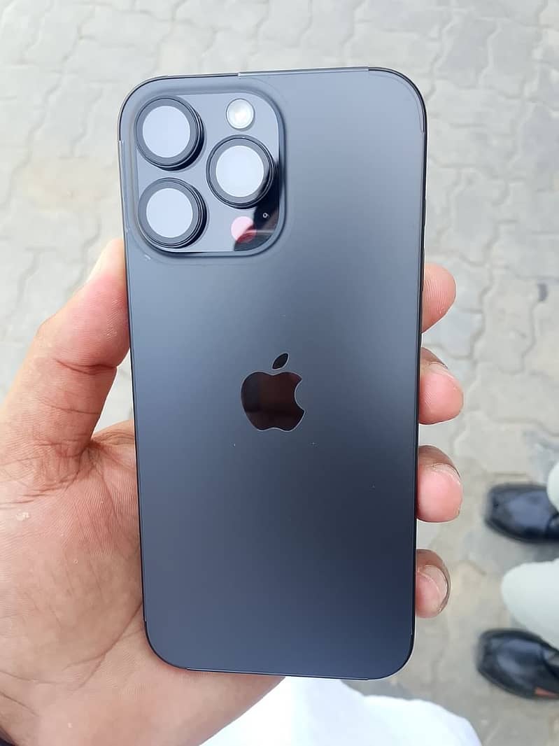 Apple iPhone 16 Pro Max 5
