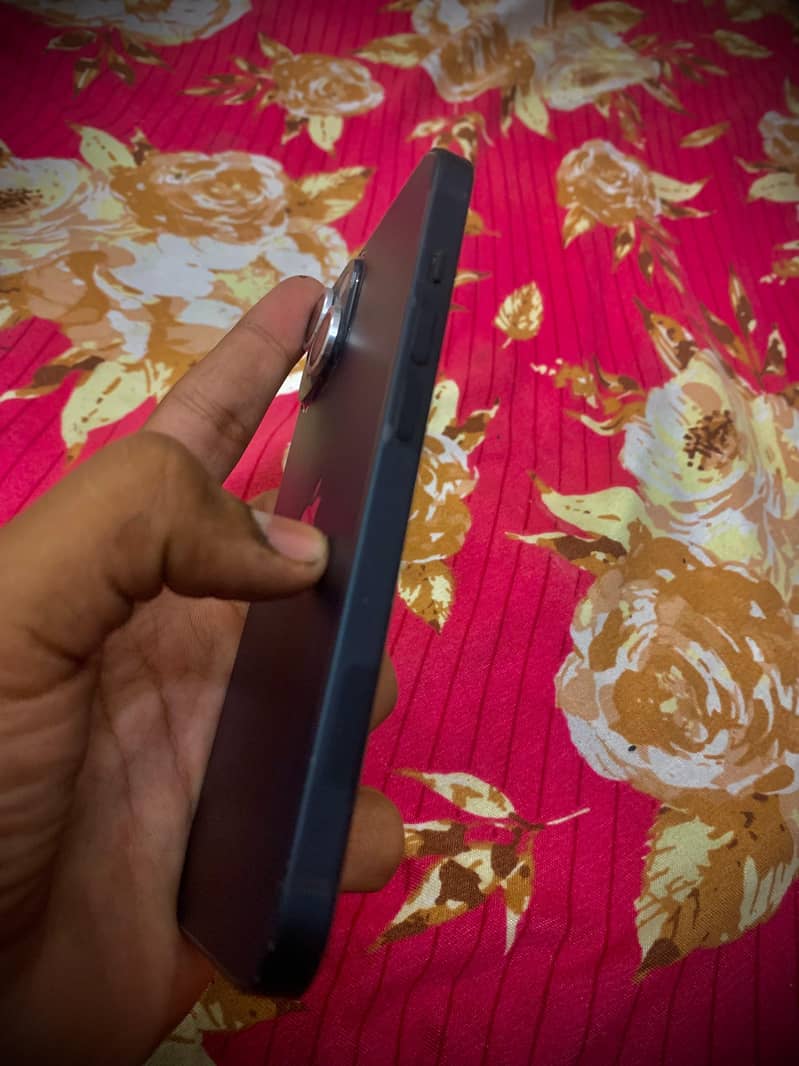 Apple iPhone 14 4