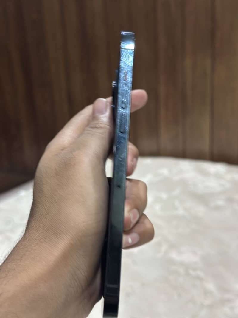 Apple iPhone 12 Pro Max 2