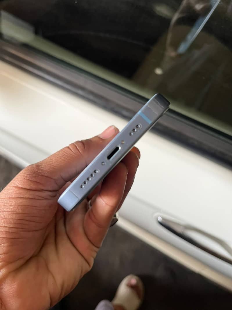 Apple iPhone 14 3