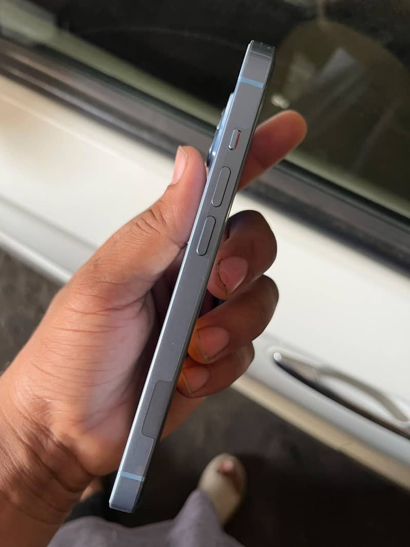 Apple iPhone 14 7