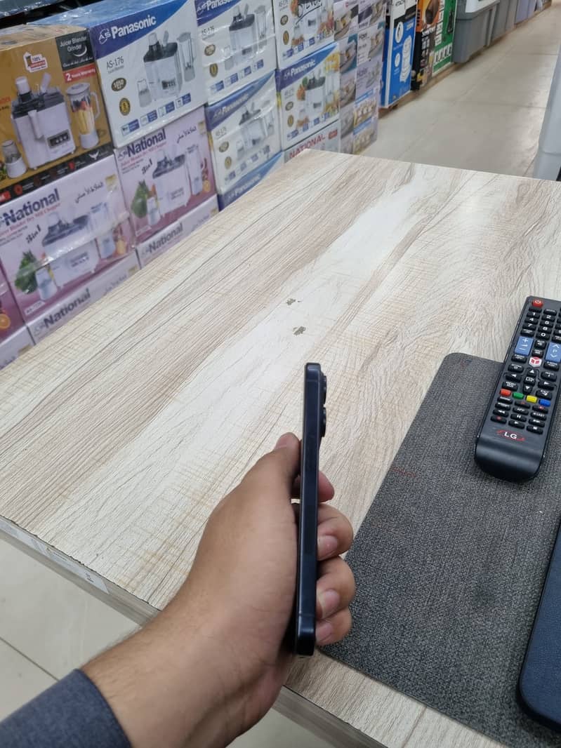 Apple iPhone 15 Pro 3