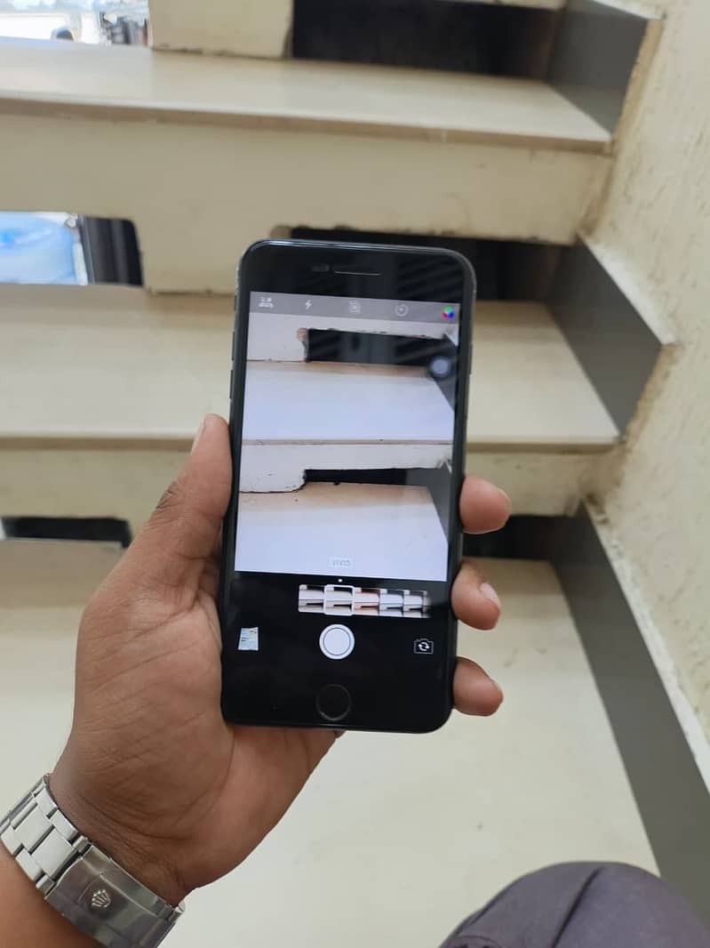 Apple iPhone 8 Plus 1