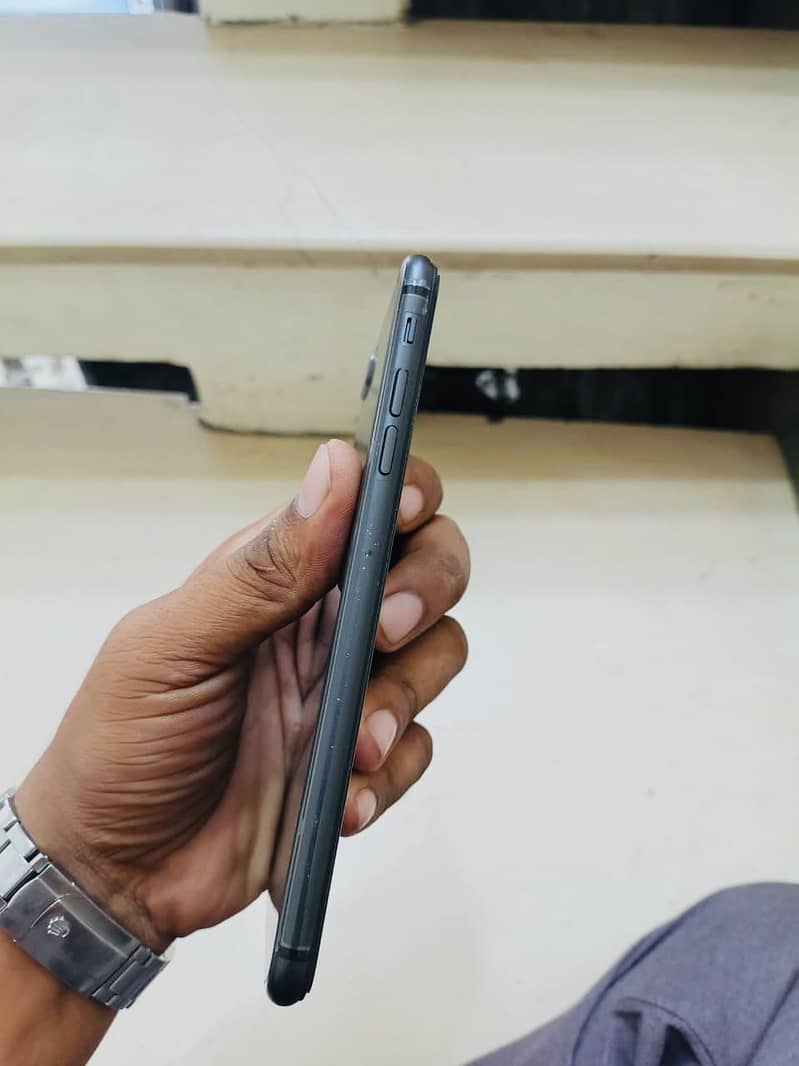 Apple iPhone 8 Plus 5