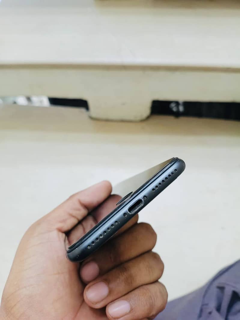 Apple iPhone 8 Plus 7
