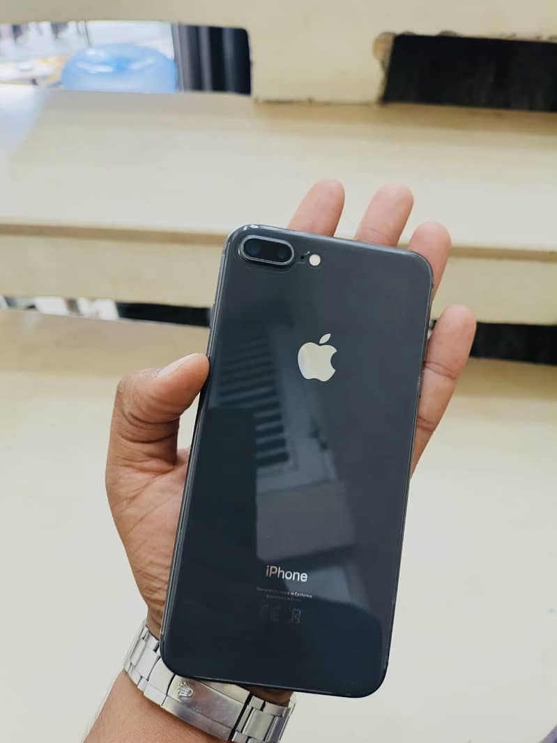 Apple iPhone 8 Plus 9