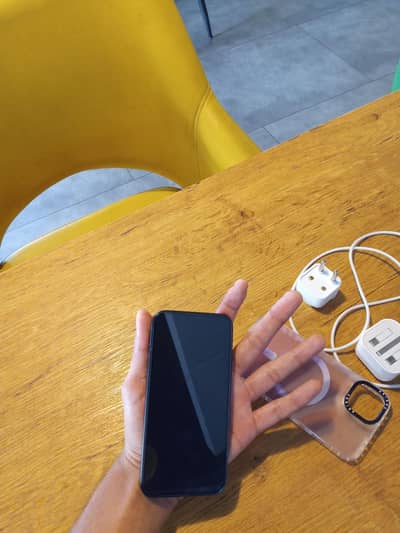 Apple iPhone 13u