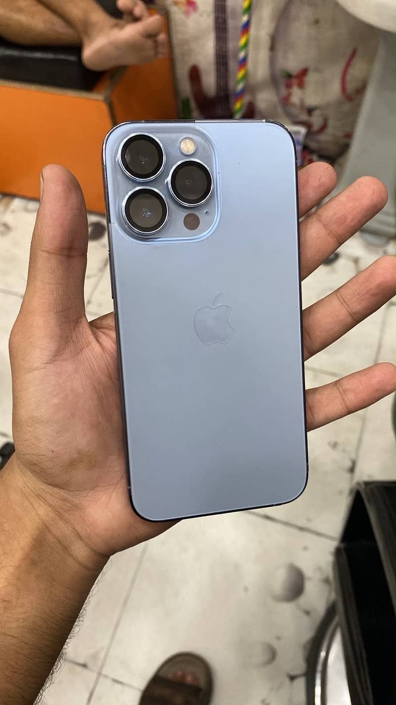 Apple iPhone 13 Pro 1
