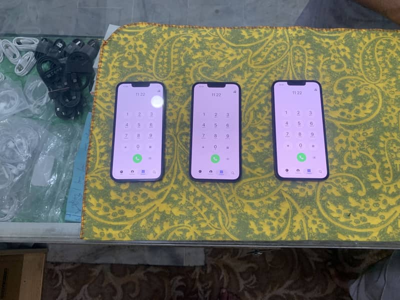 Apple iPhone 13 2