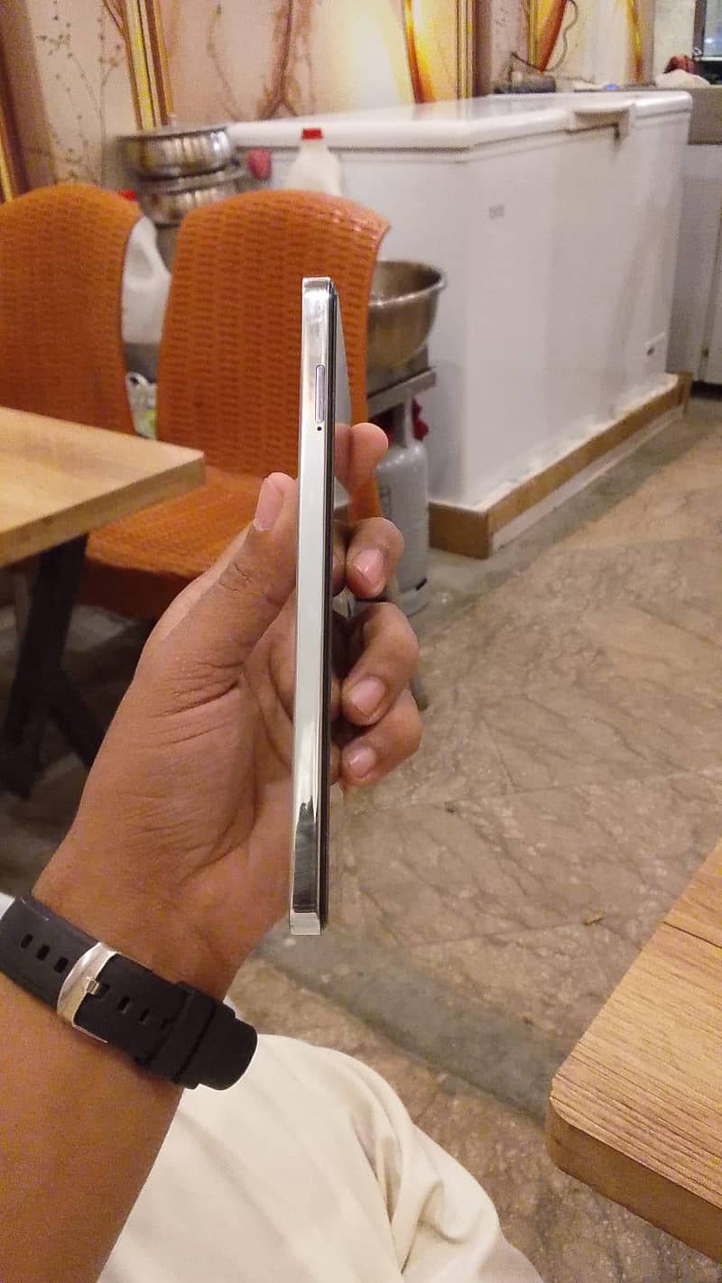 Tecno CAMON 20 Pro 4