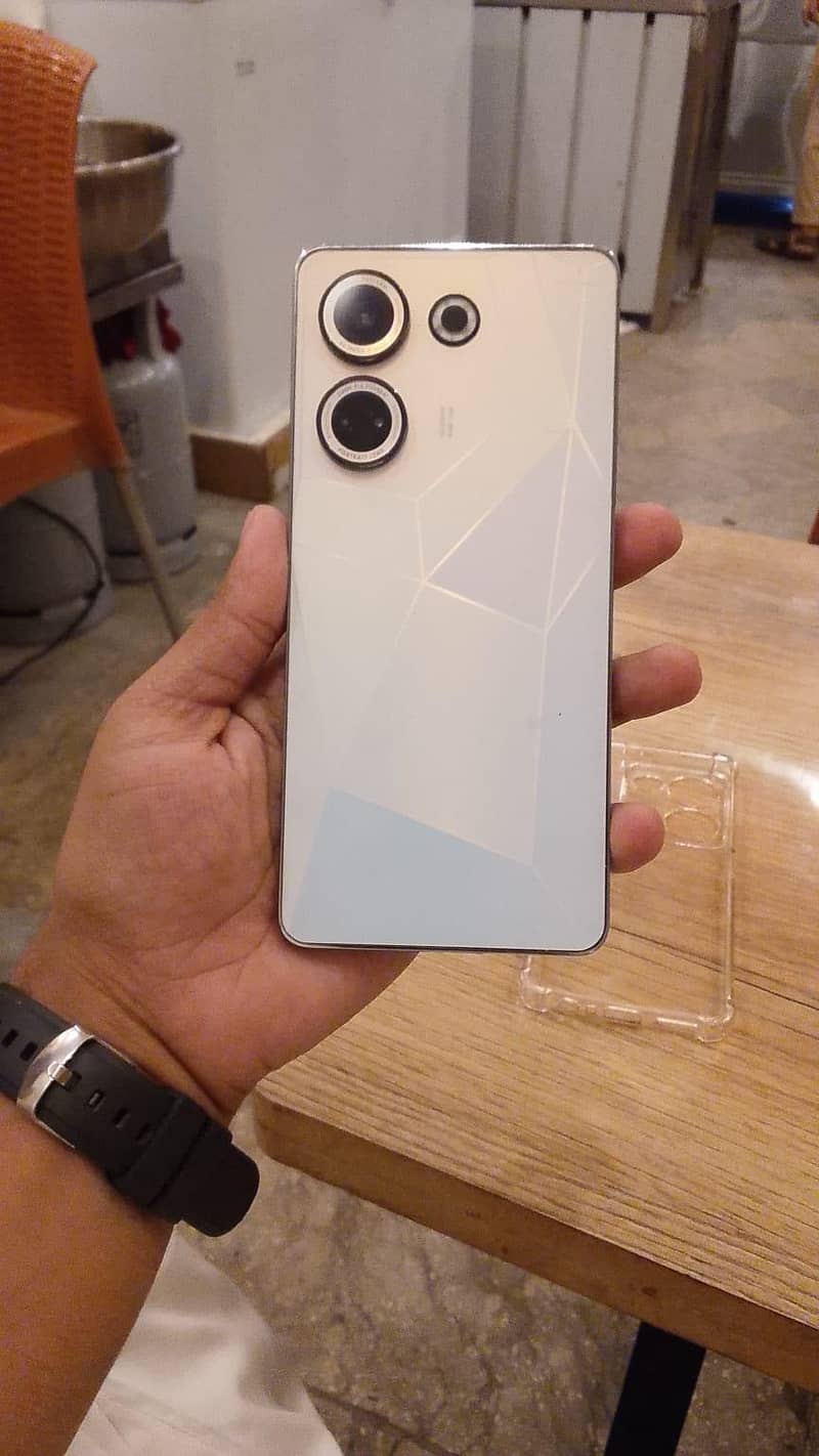 Tecno CAMON 20 Pro 5