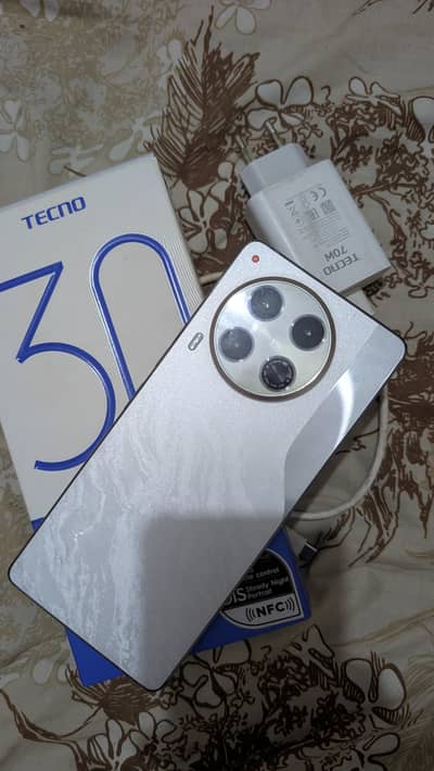 Tecno CAMON 30