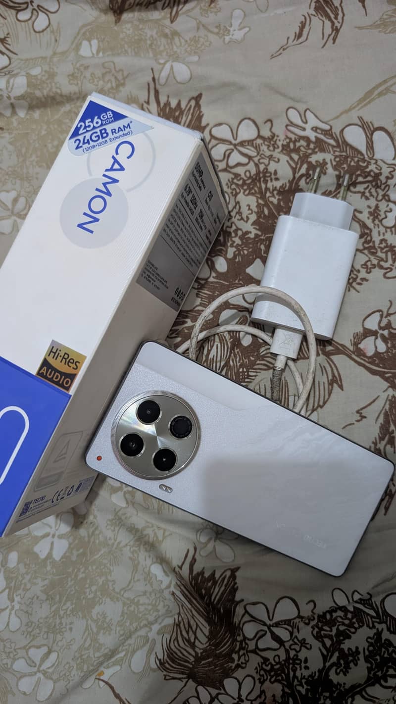 Tecno CAMON 30 1
