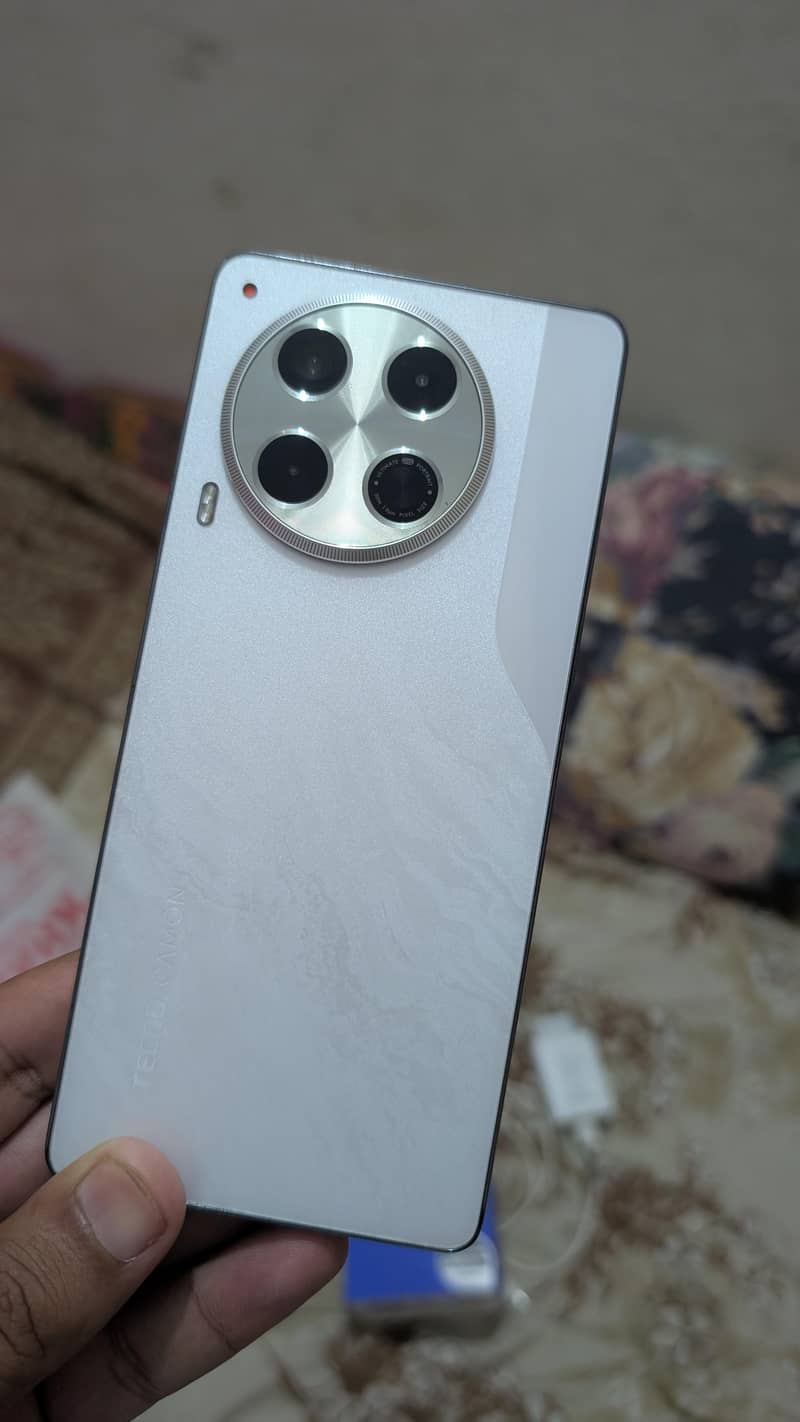 Tecno CAMON 30 4