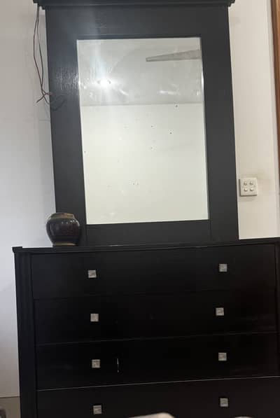 Dressing table